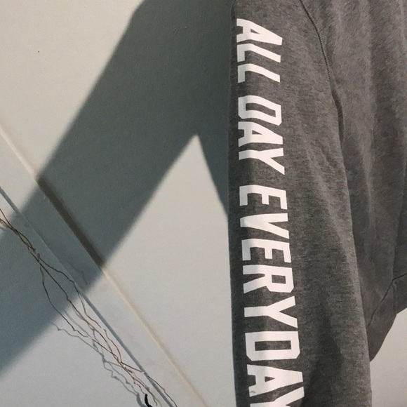 kids Old Navy thin sweater - Picture 3 of 3